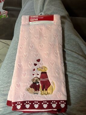 2 Kohl's Pink Valentine Dog Heart Embroidered Hand Towels
